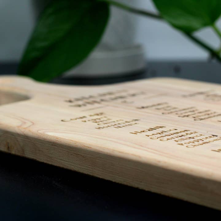 Three Witches Tea Shop - Vendita all'ingrosso Taglieri - Tagliere per salumi inciso alle erbe da 13 «strega da cucina3