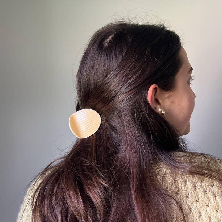 Jenny Lemons - Wholesale Hair Clip - Women's - *SALE* Midi Ruffle Chip Hair Claw Clip