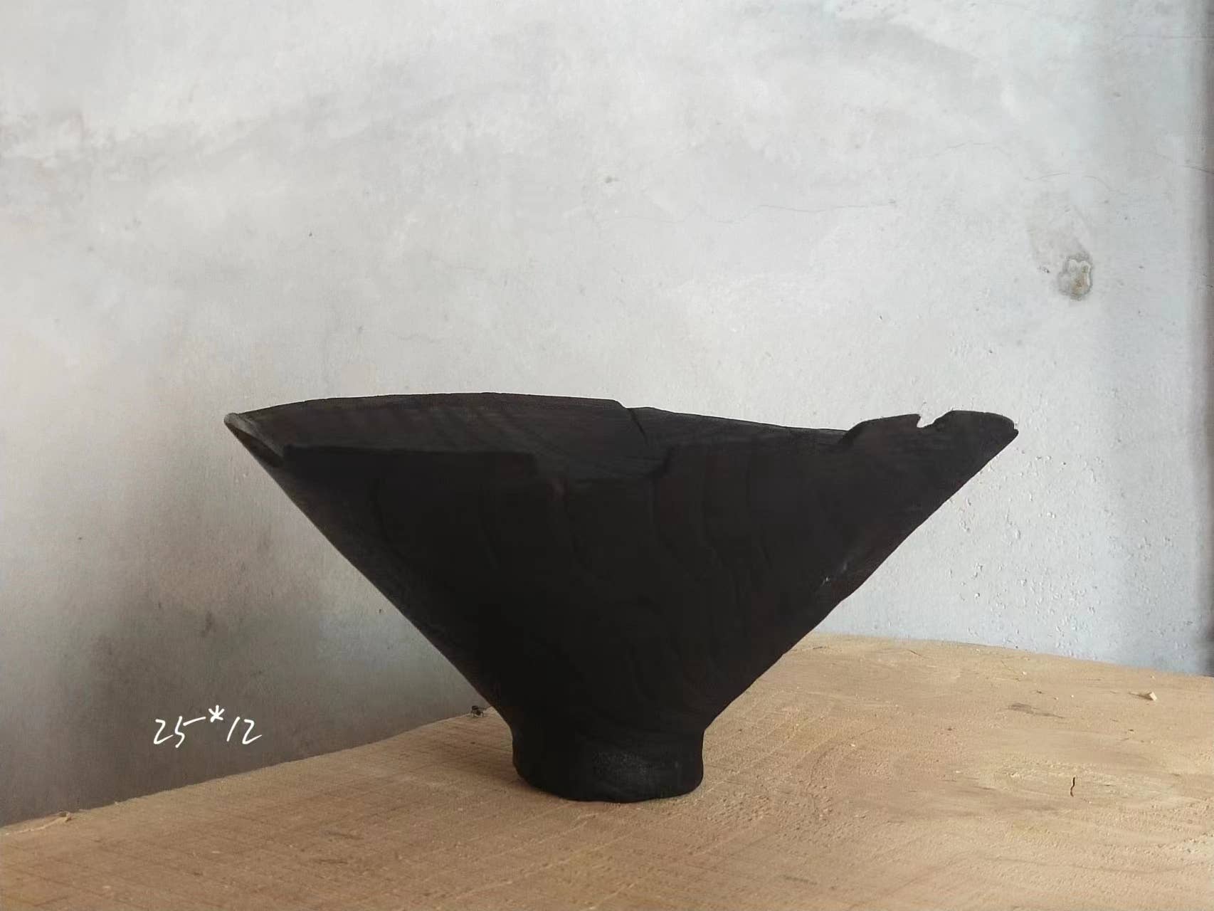 Element Accessories EU - Wholesale Decorative Plate/Dish/Bowl - Wabi Sabi wooden bowl hand-carved by master artisan10