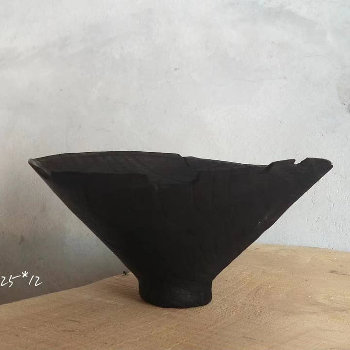 Element Accessories EU - Wholesale Decorative Plate/Dish/Bowl - Wabi Sabi wooden bowl hand-carved by master artisan10