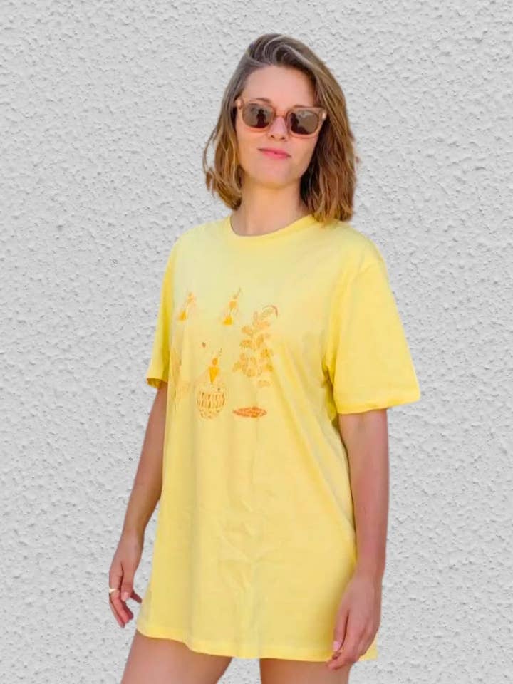 T-shirt unisexe Jalsa Tribal Warli Art pour la vente par Buno Behen