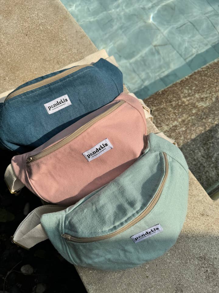 AVERAGE BANANA ARES for wholesale by Pandelis