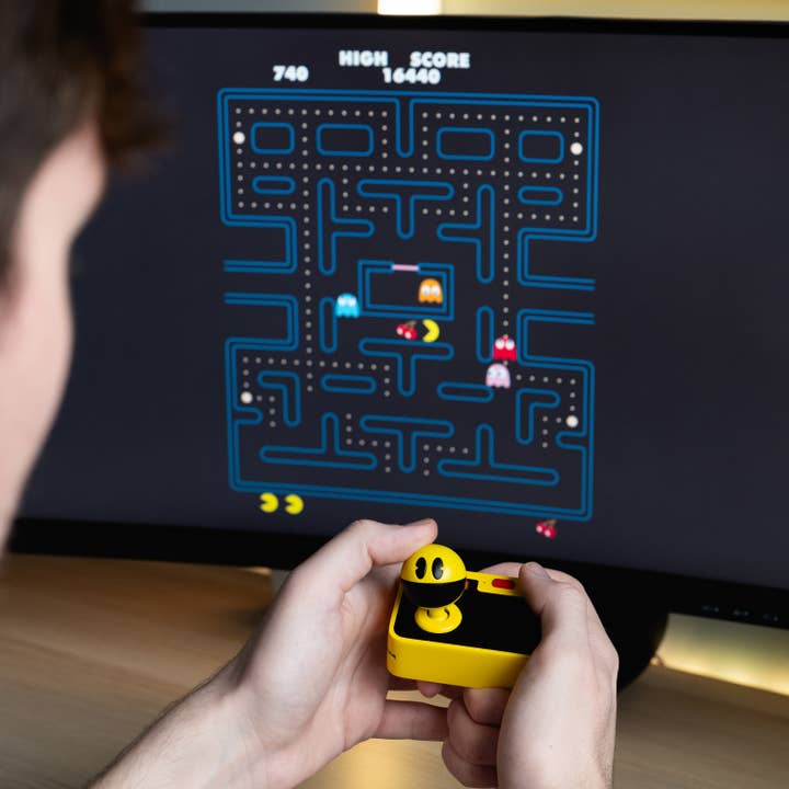 Fizz Creations Inc - Wholesale Electronic Toy - Kids & Baby - PAC-MAN Plug & Play HDMI Wireless Retro Arcade Game3