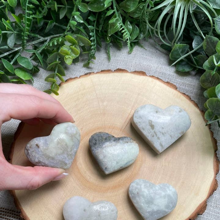 White Mica Heart and other Purchase Wholesale mican küchengeräte. Free Returns & Net 60 Terms on Faire trending on Faire.