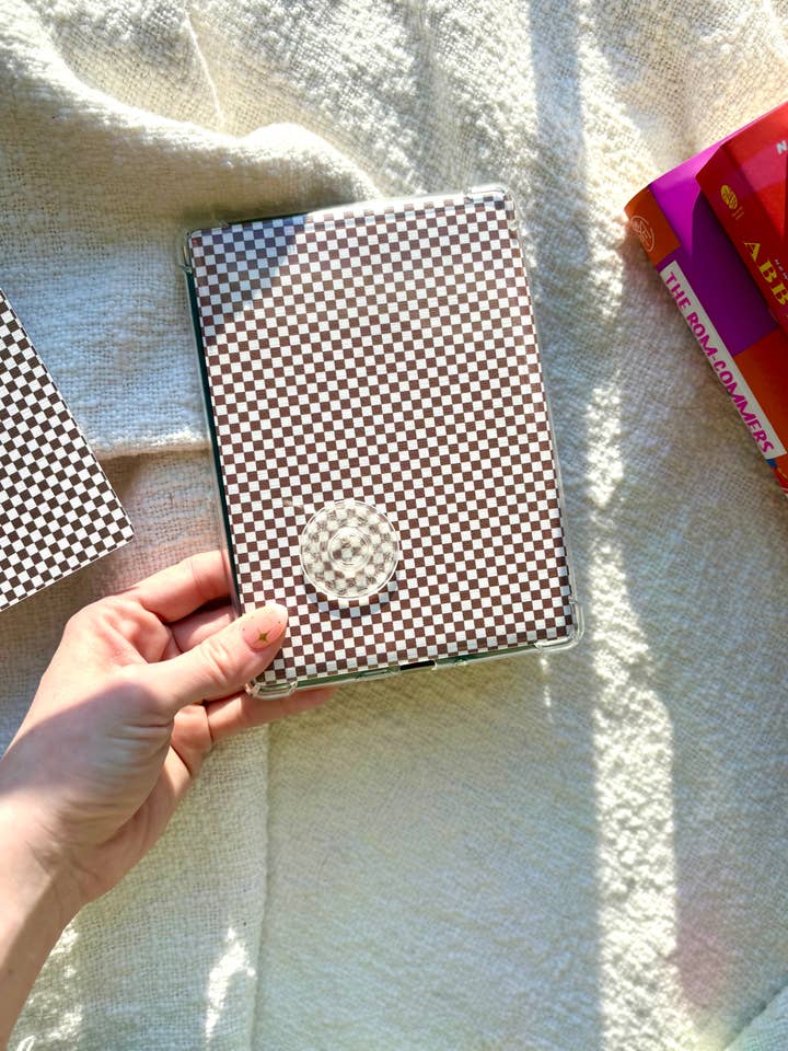 Chocolate Checkered Kindle Insert for wholesale by The Cozy Peach Co