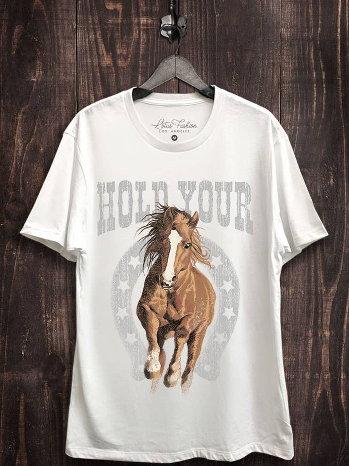 Top met print van Hold Your Horses voor wholesale door Lotus Fashion Collection