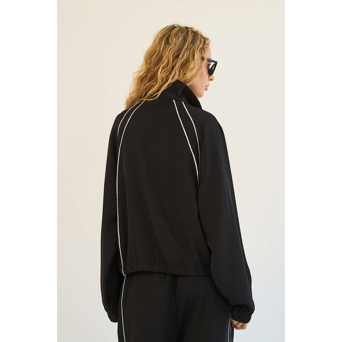 The GREii – wholesale Top & pants set (NOT Loungewear) – Women's – Metalic Piping Detail Top and Drawstring Pant Set 2