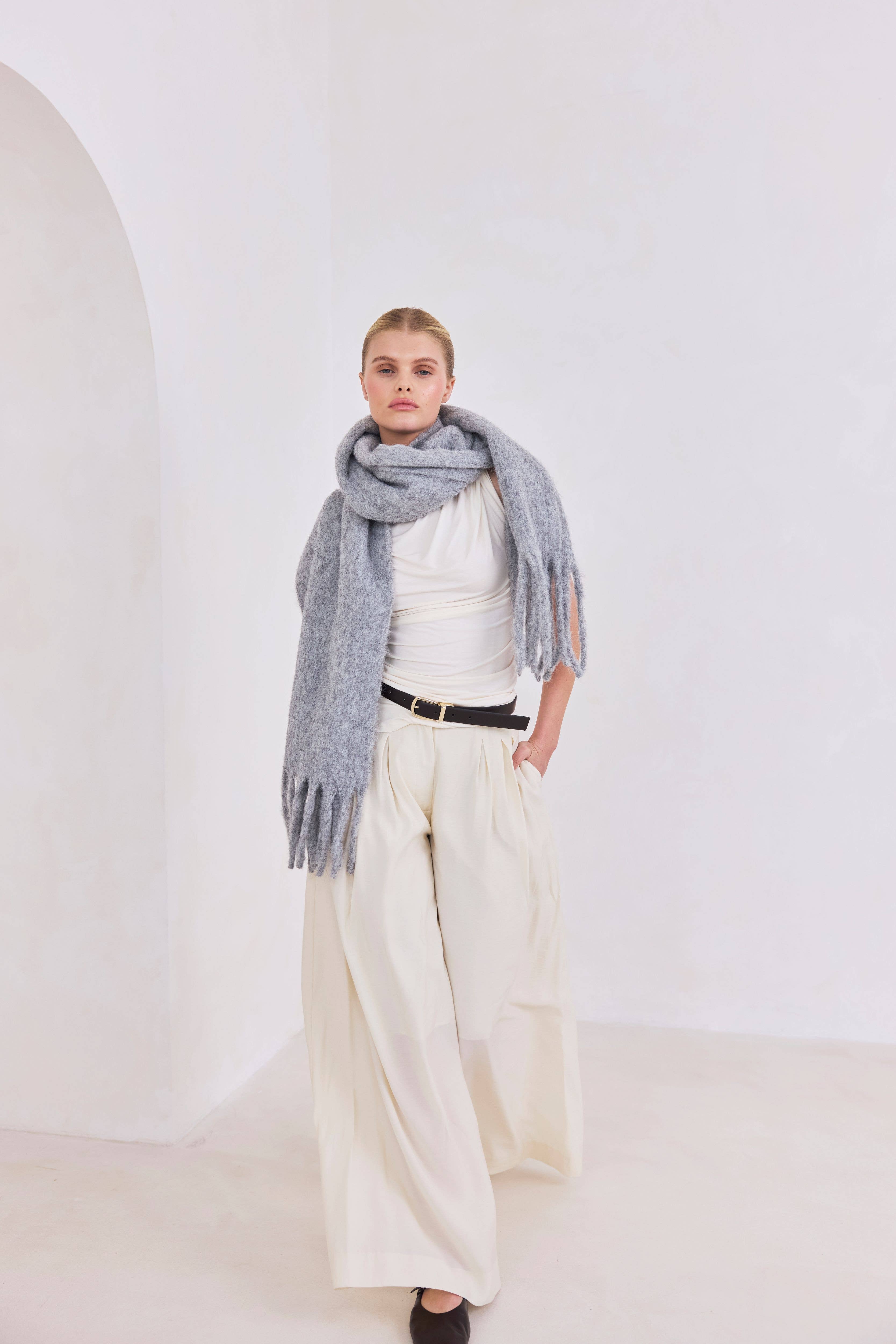 ARCTIC FOX & CO. - Vendita all'ingrosso Sciarpa - Donna - La Sciarpa Reykjavik con Lana RWS - Grigio - AW2512