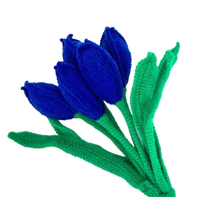 Blumige Tulpe in leuchtendem Blau – 1 handgehäkelte Tulpe aus weicher Wolle für den Großhandel von Luna-Leena - handmade in Nepal