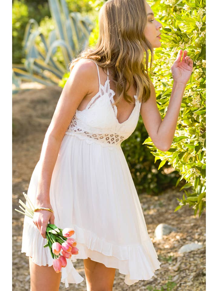 La Miel - Vendita all'ingrosso Vestito - Donna - Abito mini con bralette senza maniche e bordatura in pizzo all’uncinetto HUD90892