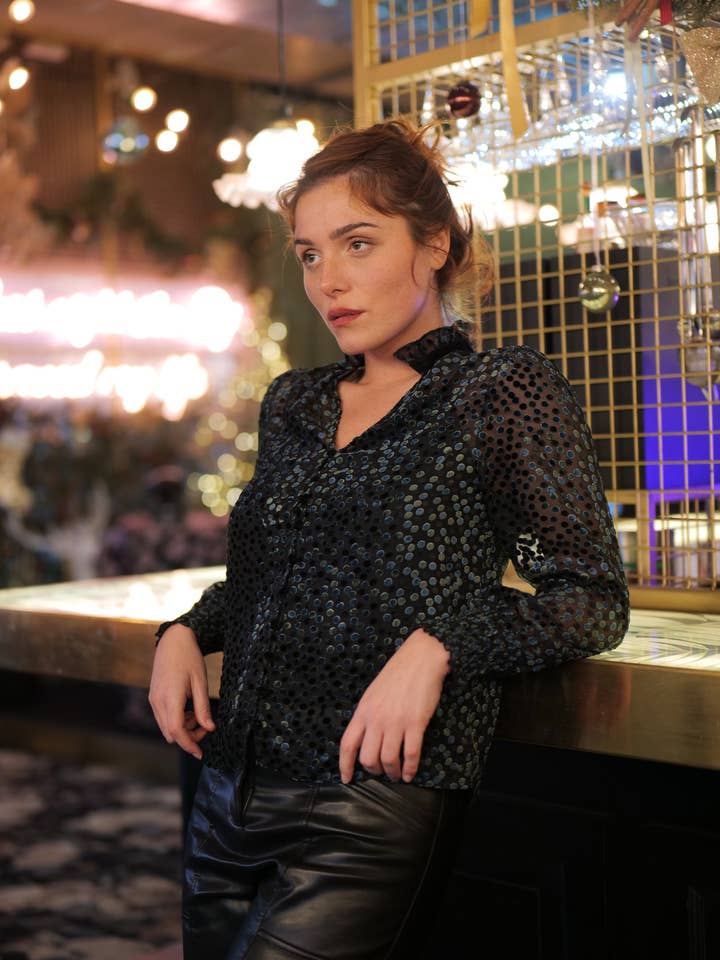 LOUISE chemise en velours pour la vente par Zibi London