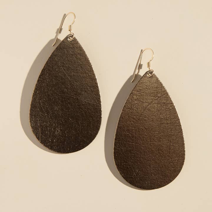 Vintage Bronze Teardrops for engroshandel hos Nickel and Suede