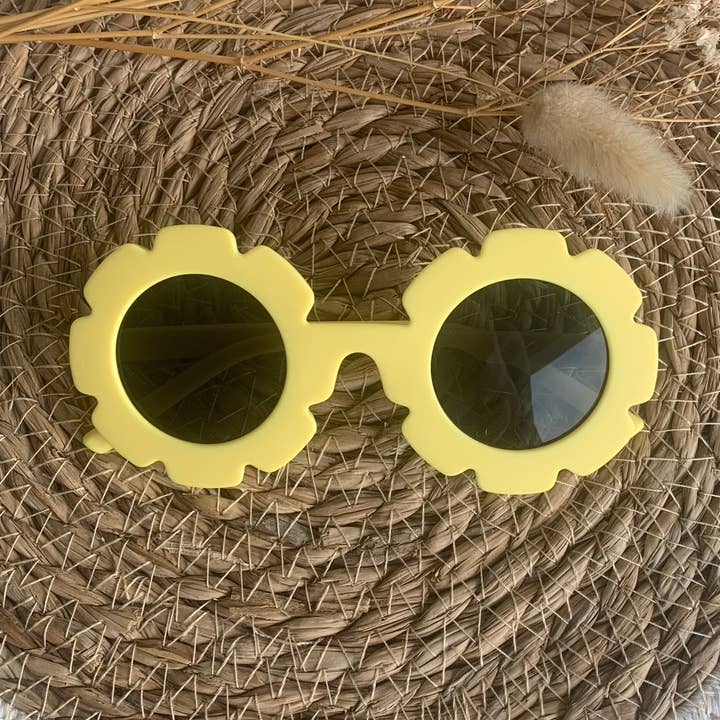 Gula solglasögon för barn i blomform för wholesale av J’adore maman