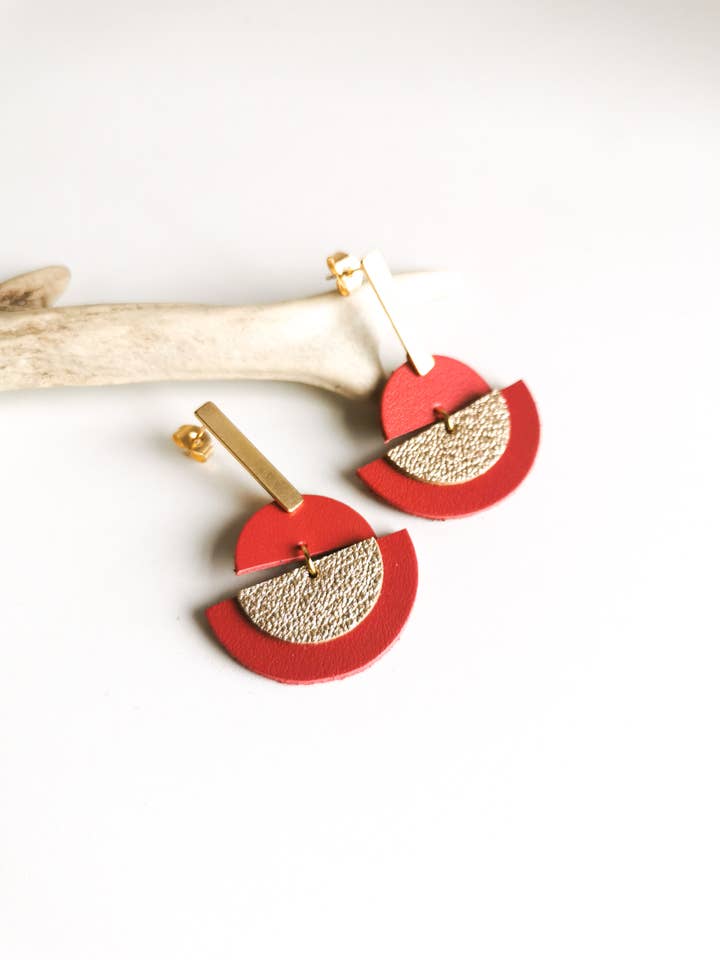 Earrings - LUNA - Leather and Gold Steel - RED for wholesale by De fil en vadrouille