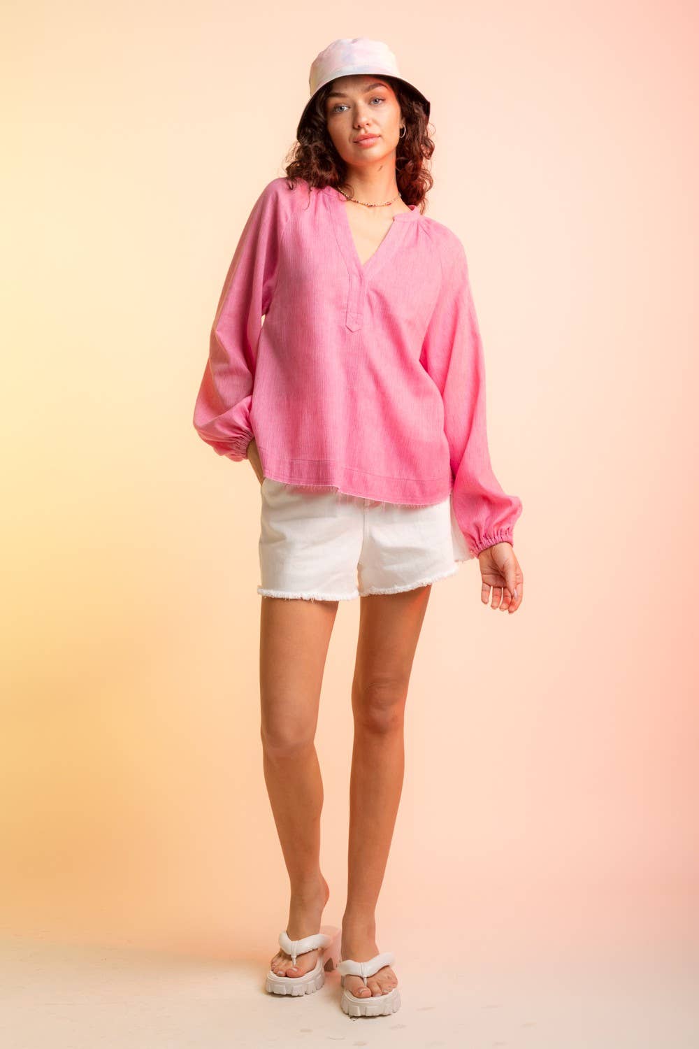 VERY J – Großhandel Bluse – Damen – LT25429-gewebte Mullbluse mit V-Ausschnitt11