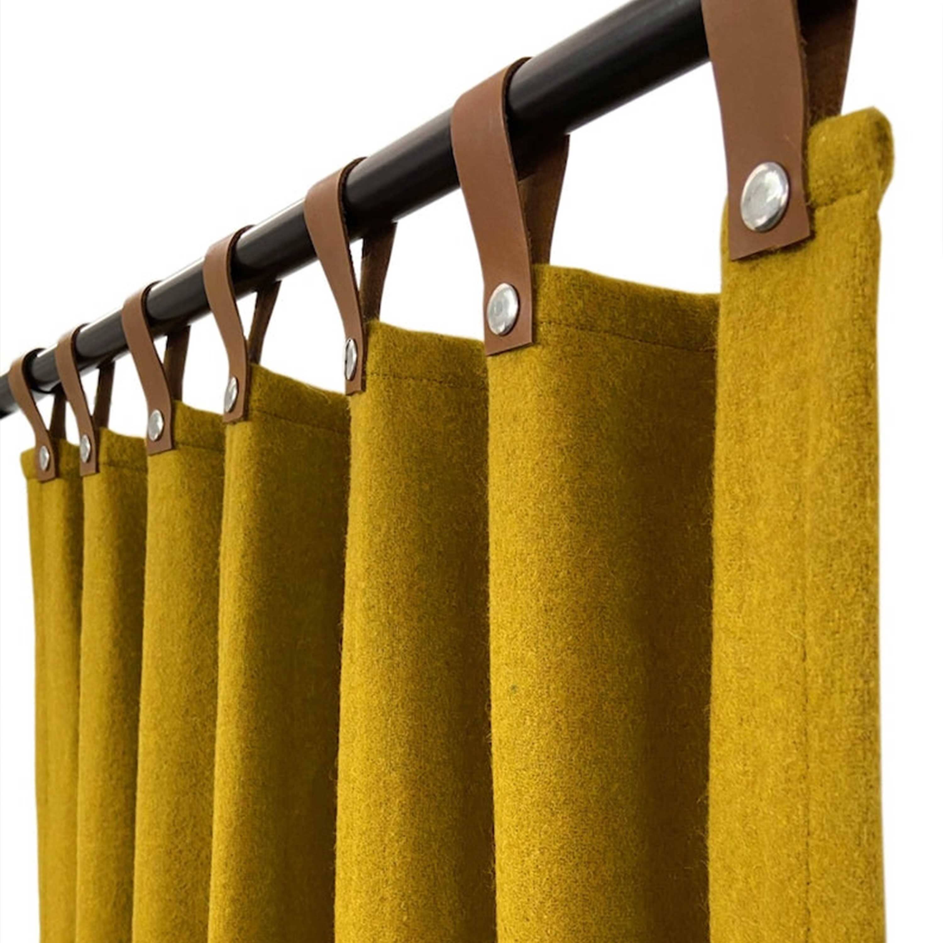 Amore Beauté – Großhandel Vorhang – Senffarbene Wollvorhänge mit Lederbändern und Lederbesatz10