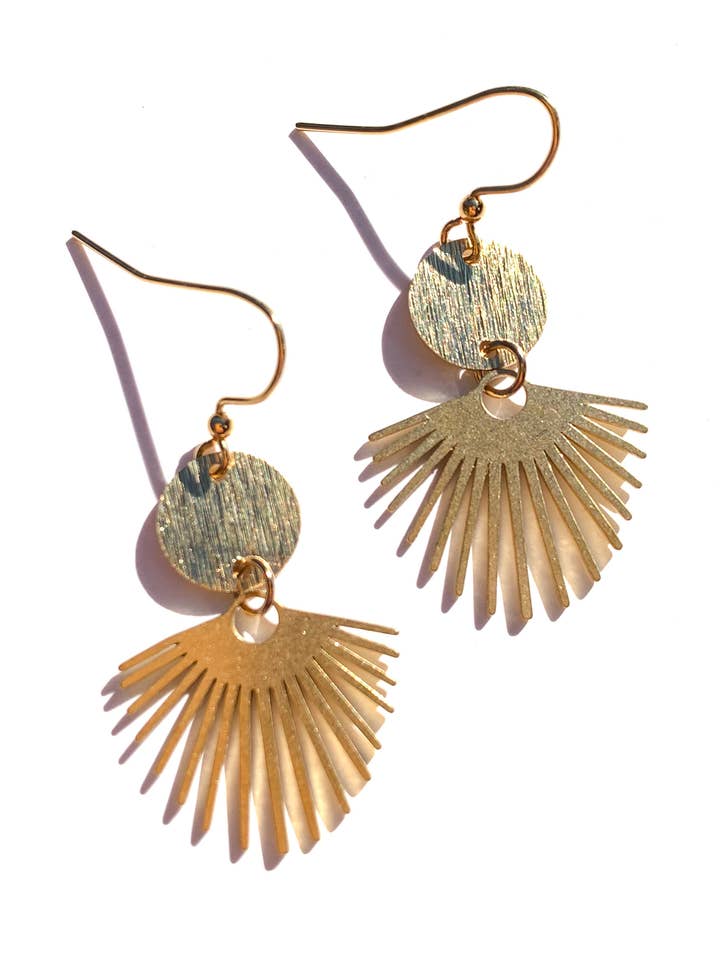 Boucles d'oreilles éventail Palm pour la vente par Plum and Senna Designs