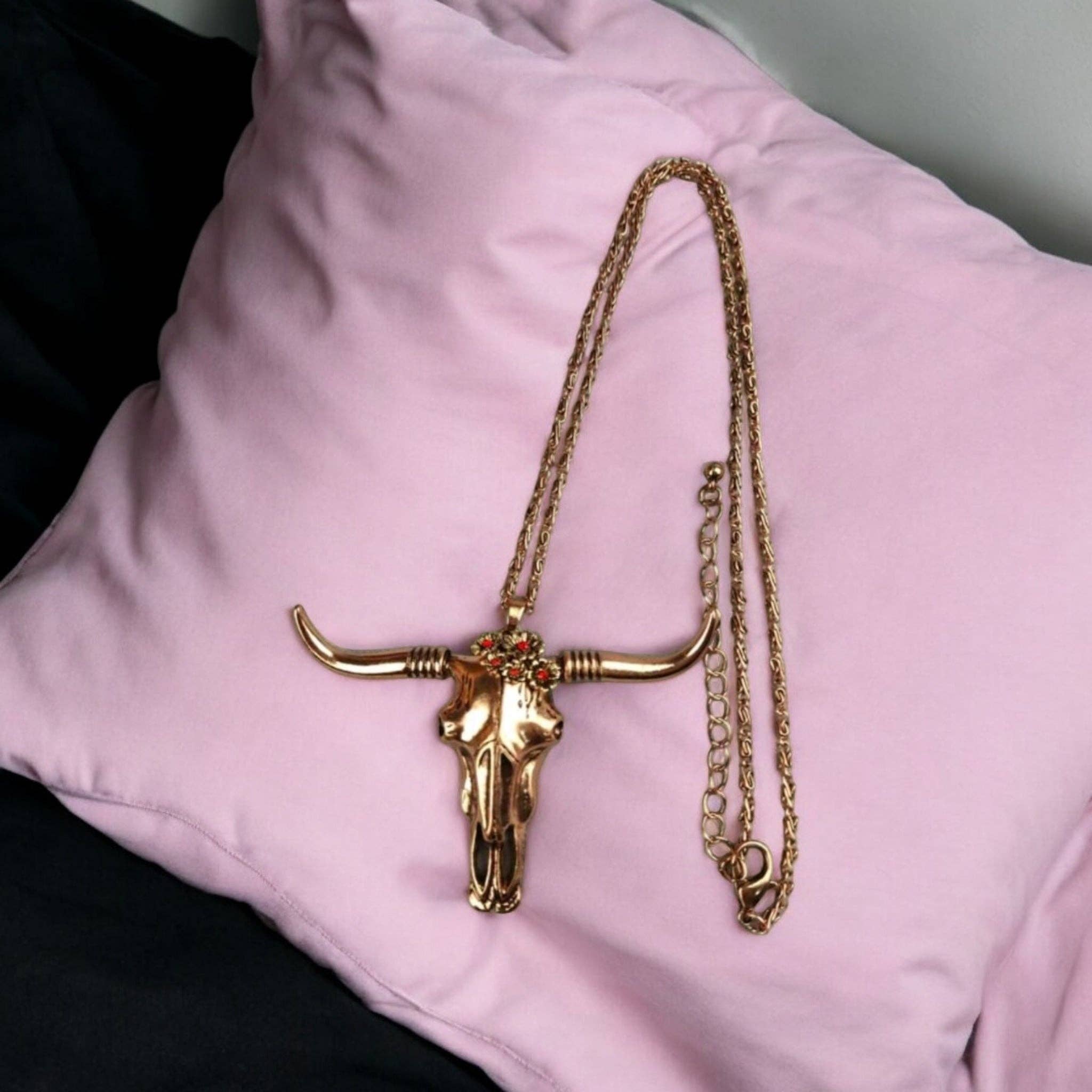 The Bling Barn - Wholesale Halskettinghanger - Lange opvallende ketting met stierenkop in kostuumstijl5