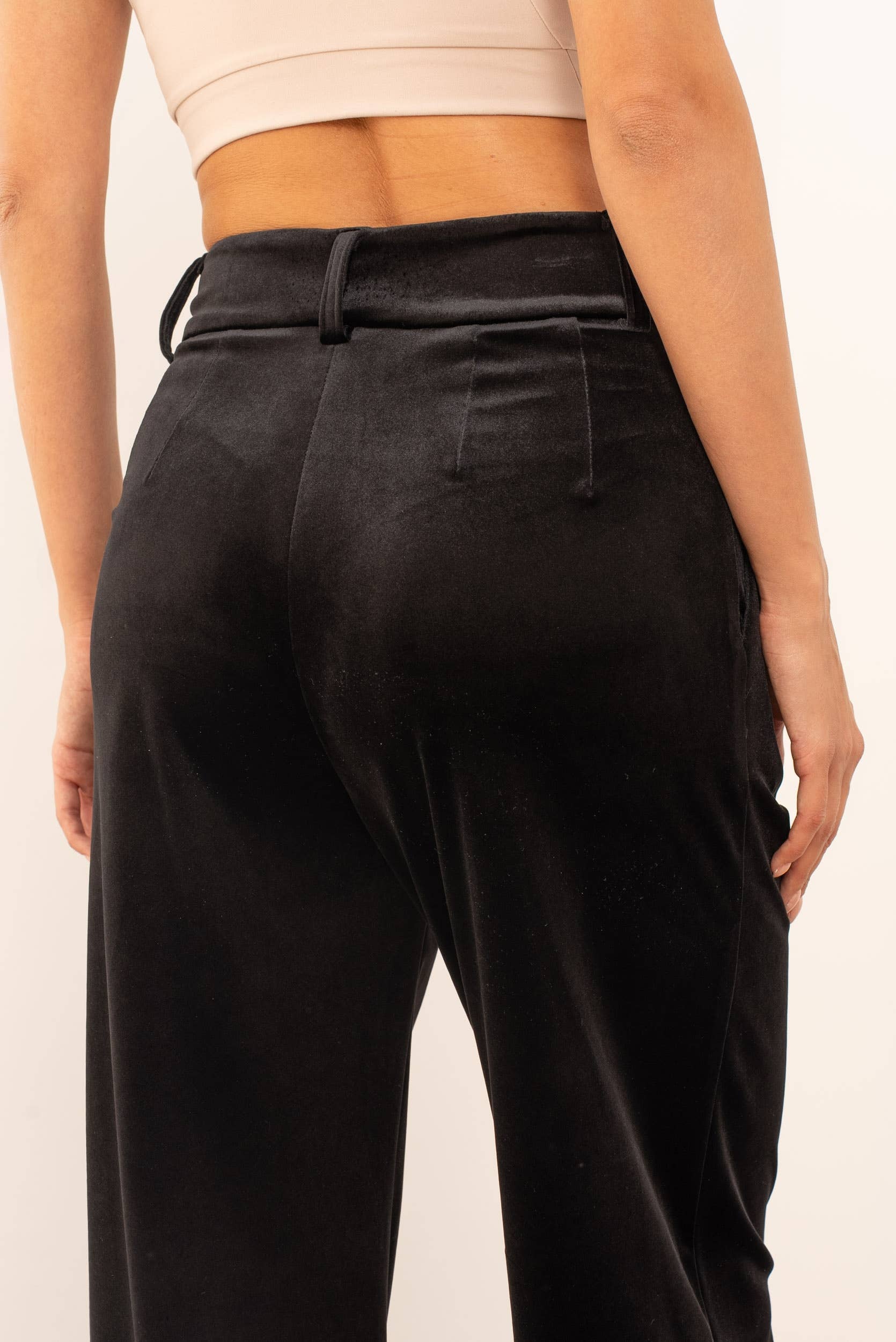 Attentif Paris - Wholesale Pants - Women's - Wide velvet and fluid pants with double button2