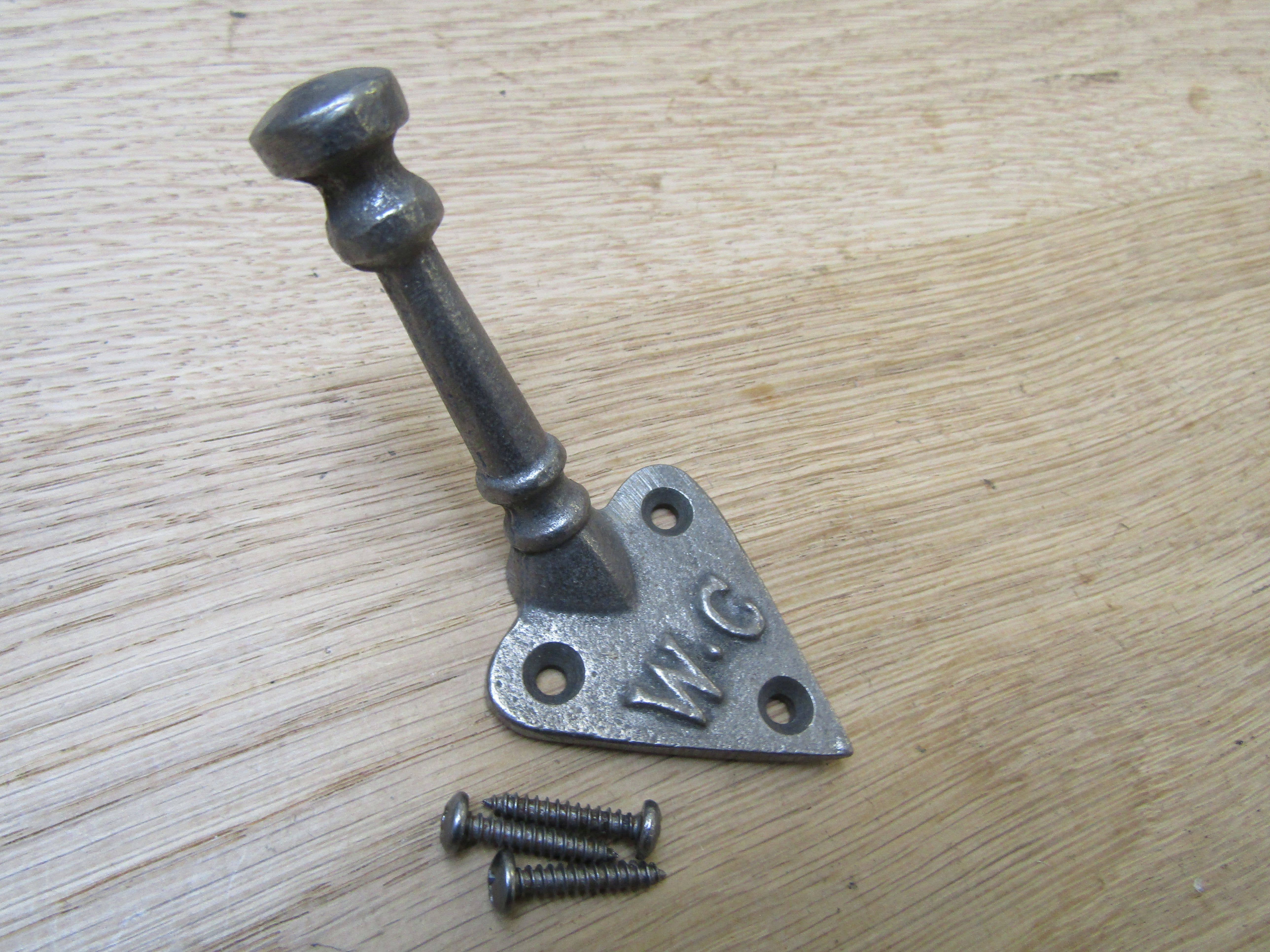 IronmongeryWorld – wholesale Wall hook – Pack Of 5 Arts & Crafts W.C Coat Hooks0