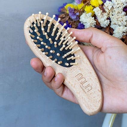 NAUA Kinderbürste aus Buchenholz für den Großhandel von Naua Natural Care