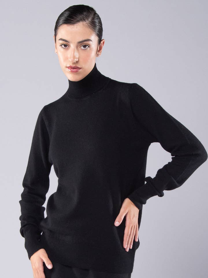 Rollkragenpullover aus Kaschmir in Schwarz für den Großhandel von Achega Knitwear