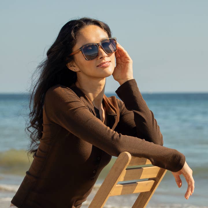 Blue Planet Eco-Eyewear - Wholesale Sunglasses - Unisex - BP19991 - Koa - Tortoise / Walnut Wood / Smoke Polarized3