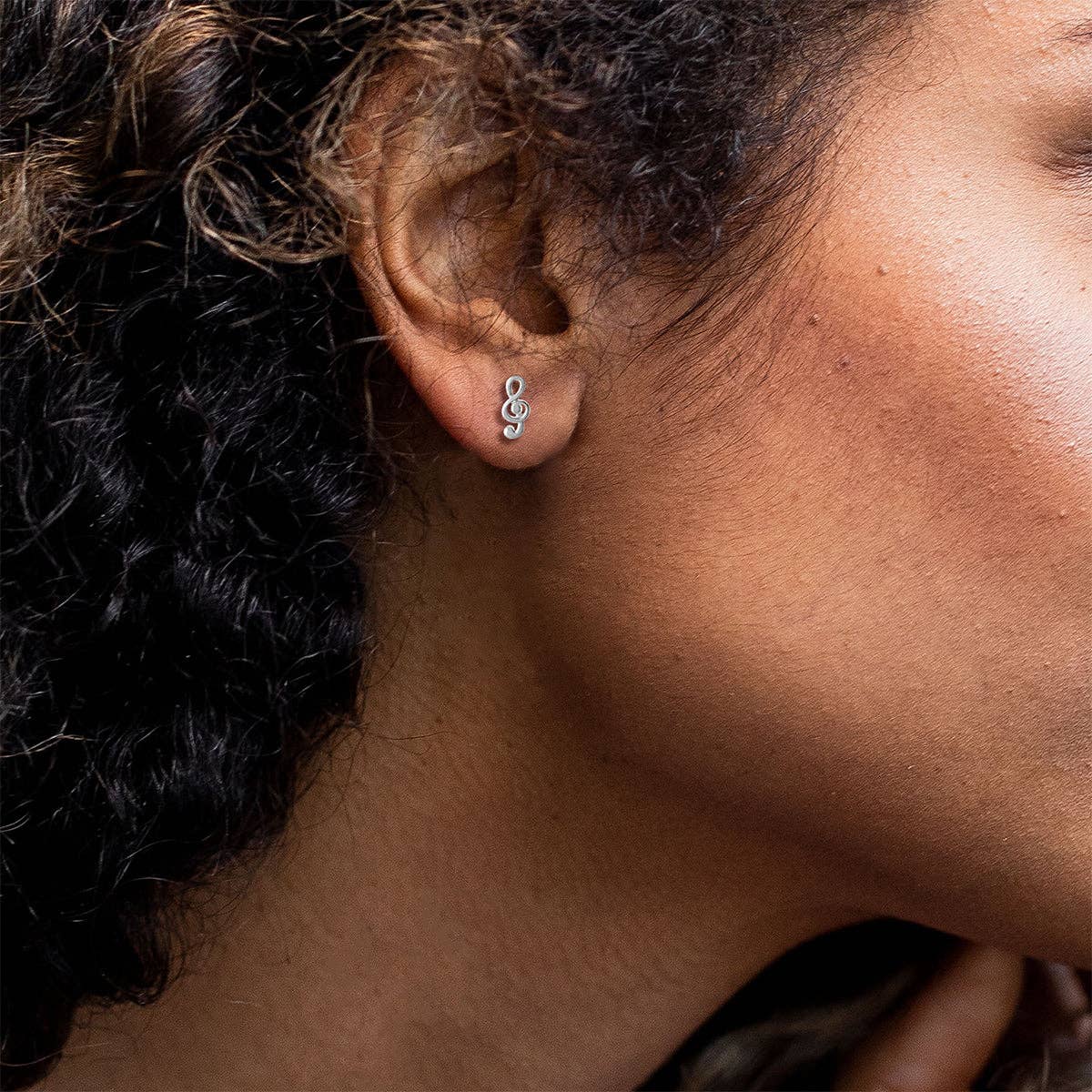 Boma Jewelry – wholesale Solitärörhängen – Musikaliska örhängen (ES 170)3