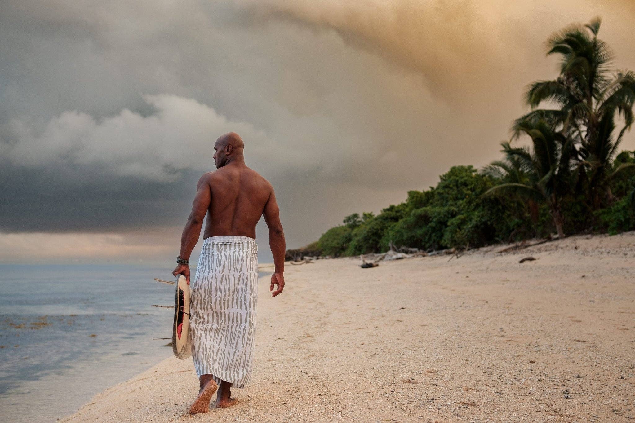 Rise Beyond the Reef - Vente Cache-maillot – femme - Sarong "Sulu" imprimé à la main - Motif Karisi5