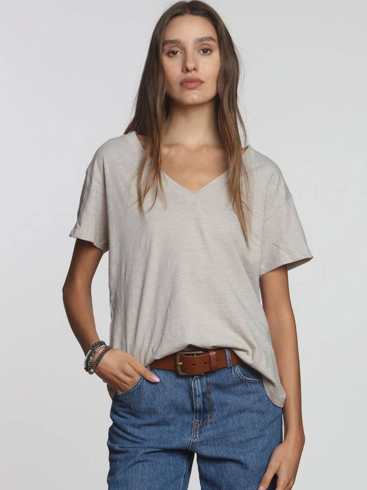 Rebel BF Vee - Sten for engroshandel hos Label + Thread