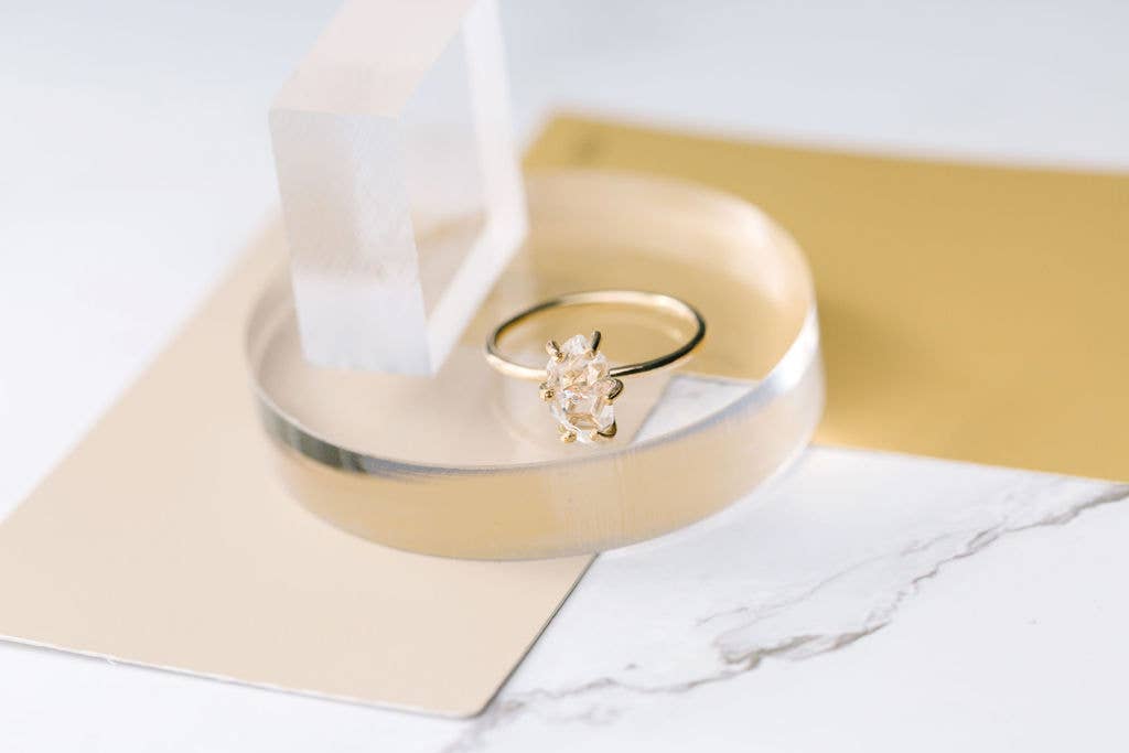 The Land of Salt – wholesale Solitairering – Ring med Herkimer-diamant i guldförgylld ram1