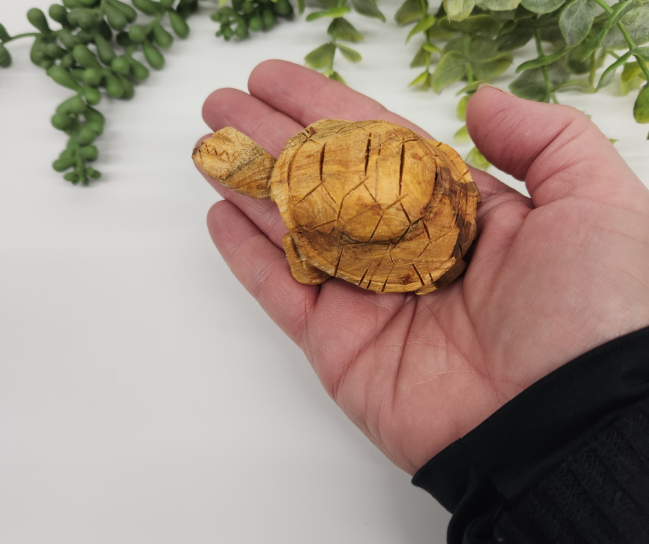 Meraki Gemstones – wholesale Decorative figurine – Palo Santo Hand Carved Turtle3