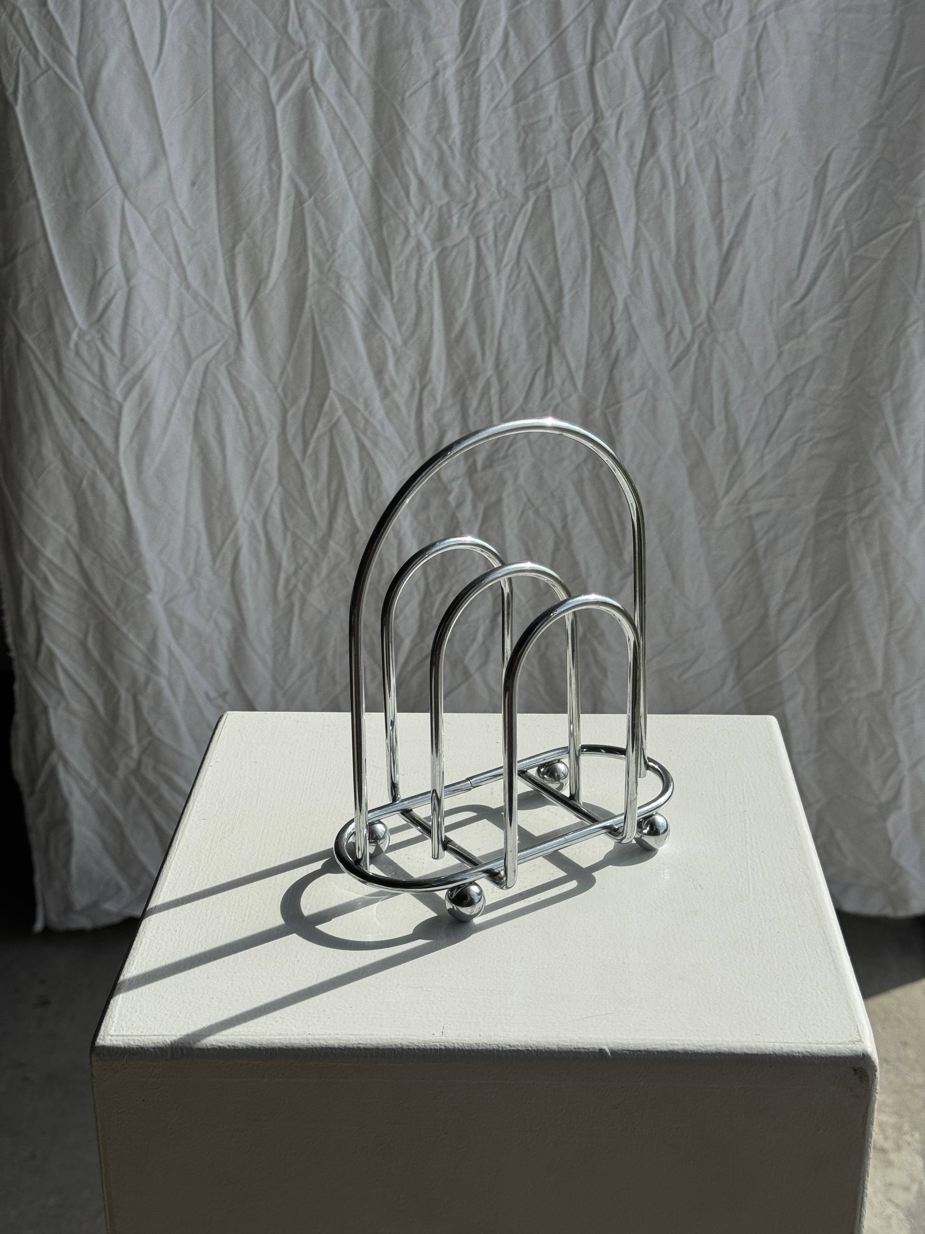 Office Objets - Vendita all'ingrosso Portatovaglioli - Porta toast o tovagliolo in metallo argentato H20.5 L1712