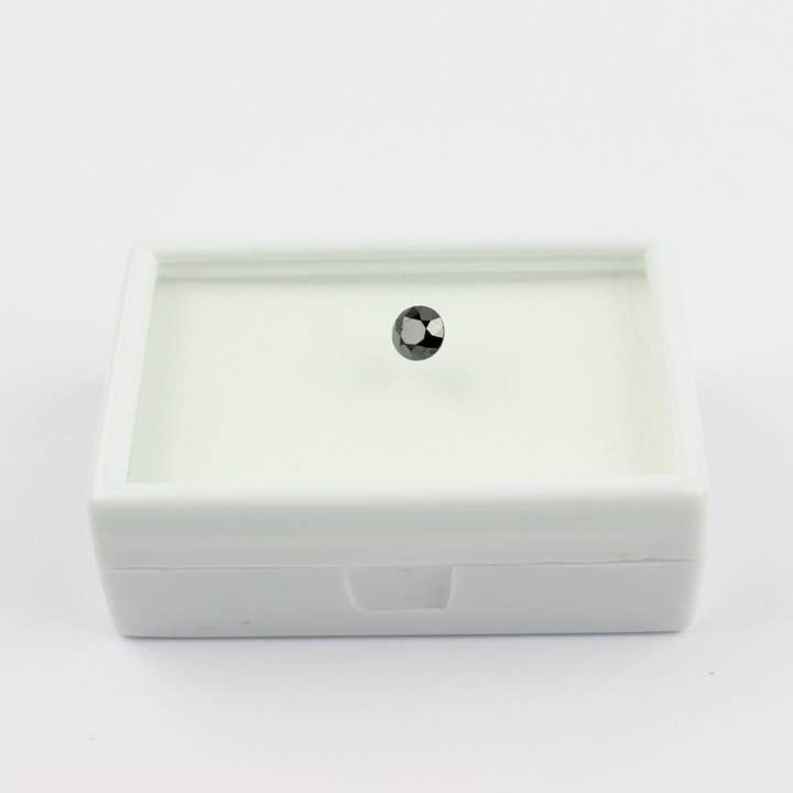 Echter Schwarzer Diamant 0,98 karaat /5 ,6 mm Rund Schwarz Diamand behandelt D-3 voor wholesale door BKGEMS