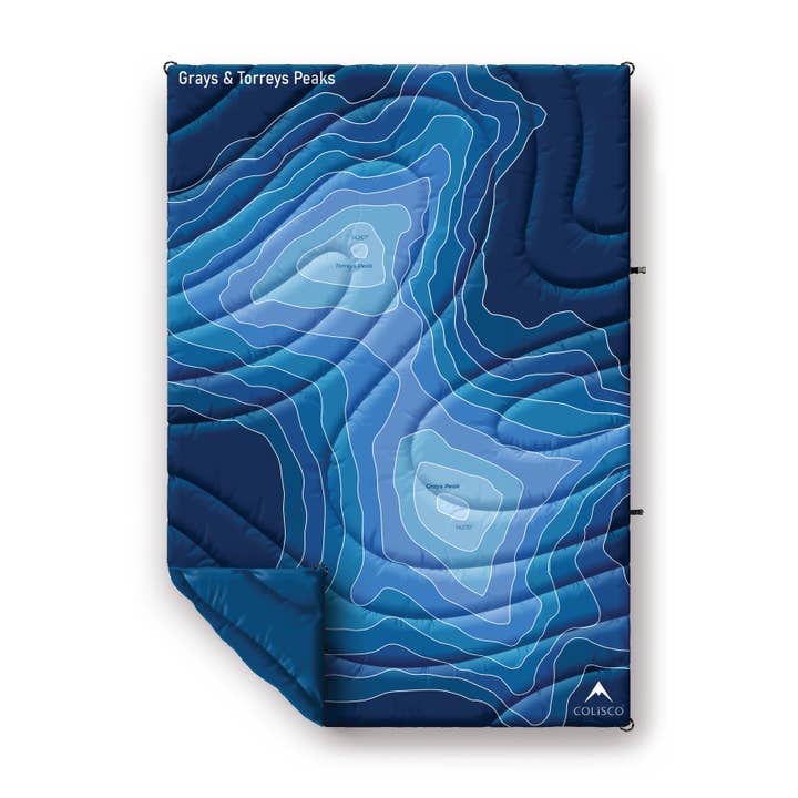 Coperta in polietilene COLISCO Grays & Torreys Peaks, 52" x 75" per la vendita all'ingrosso da parte di Colisco Wholesale