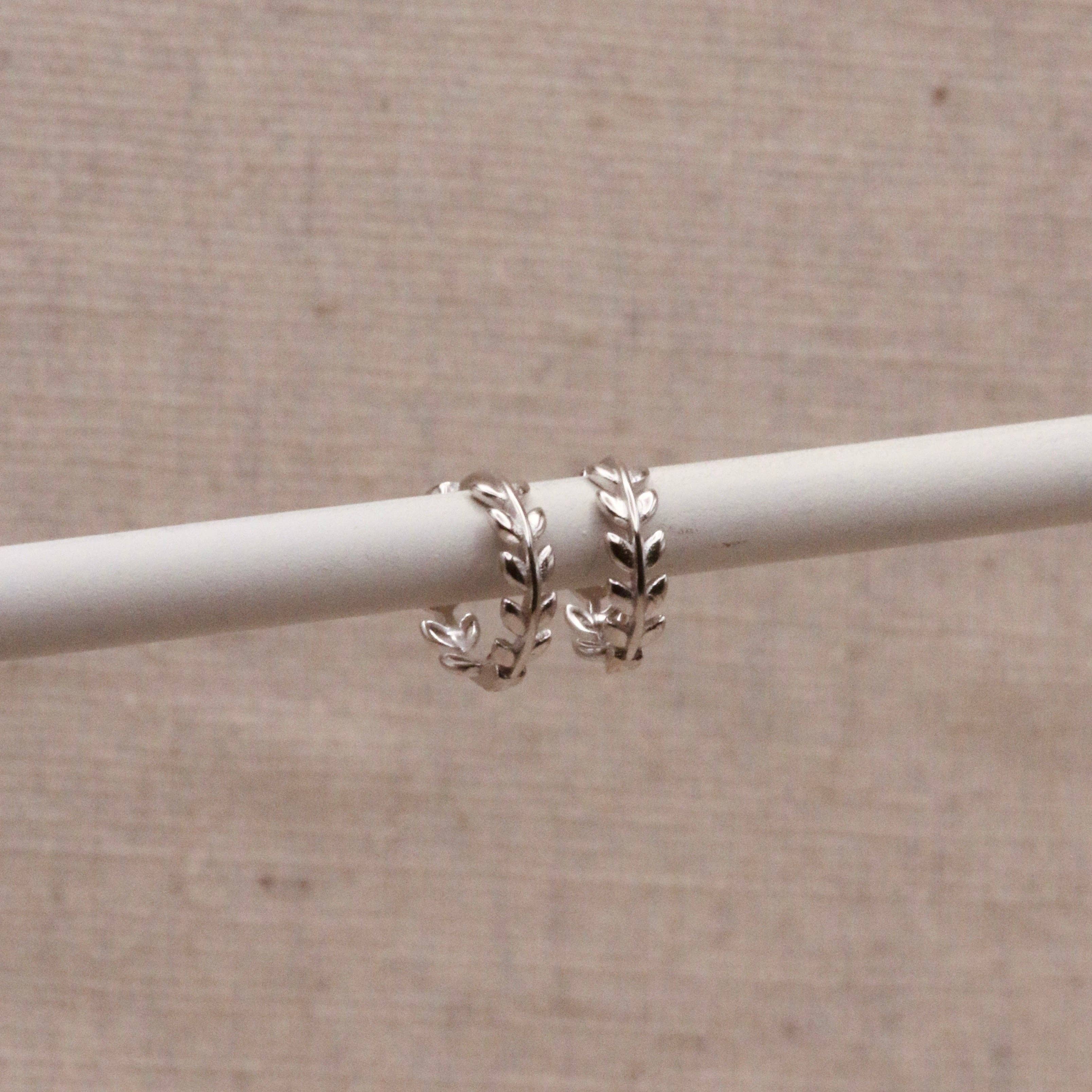 Little Nell Jewellery – wholesale Hoop earrings – Silver Laurel Huggie Hoops1