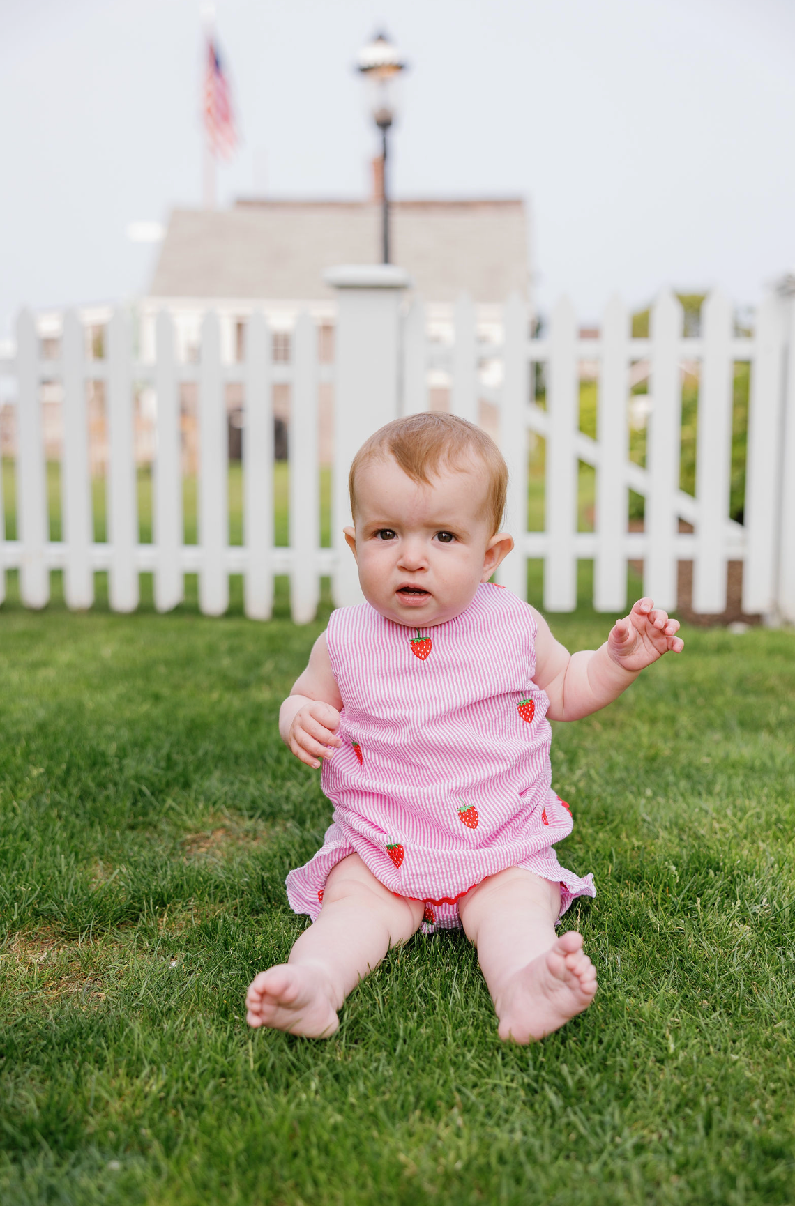Piping Prints – wholesale Klänning – Barn – Rosa Seersucker Jordgubbsklänning1