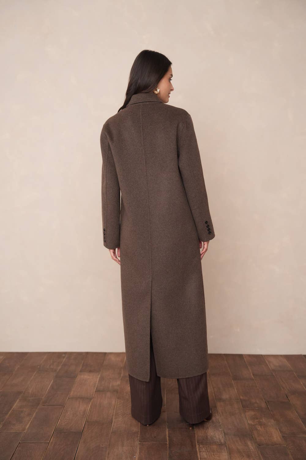 Attentif Paris – Großhandel Mantel - Damen – Extra langer, handgenähter Oversize-Mantel aus Wollmischung3