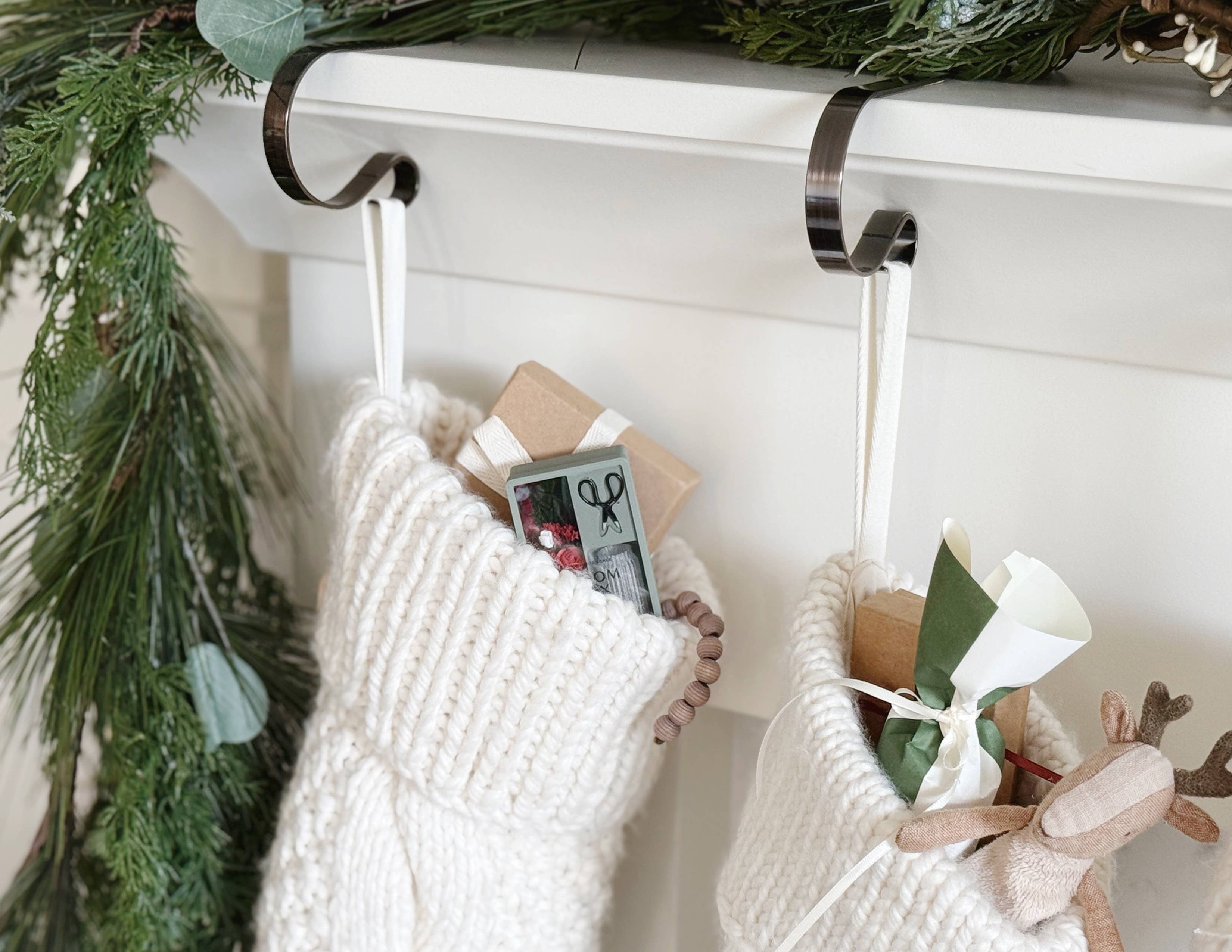 Miniette - Wholesale Dried/Pressed Flowers - Miniature Winter Holiday Bouquet Gift Box2