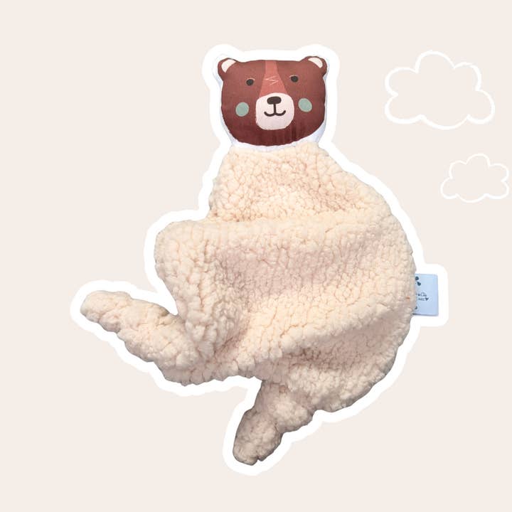 Nusseklud bamse, brun i ensfarvet beige teddy for engroshandel hos Carotte & Cie