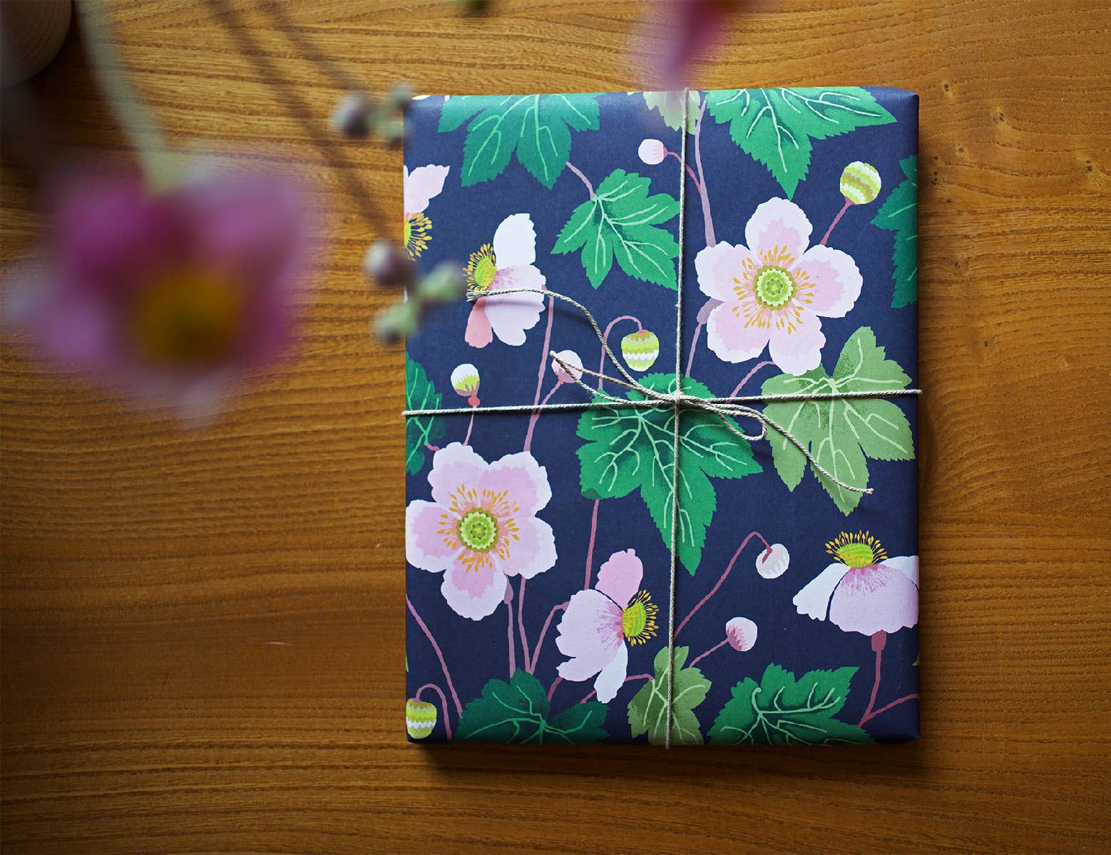 Brie Harrison Ltd – wholesale Flat wrap – Japanese Anemones Gift Wrap 4