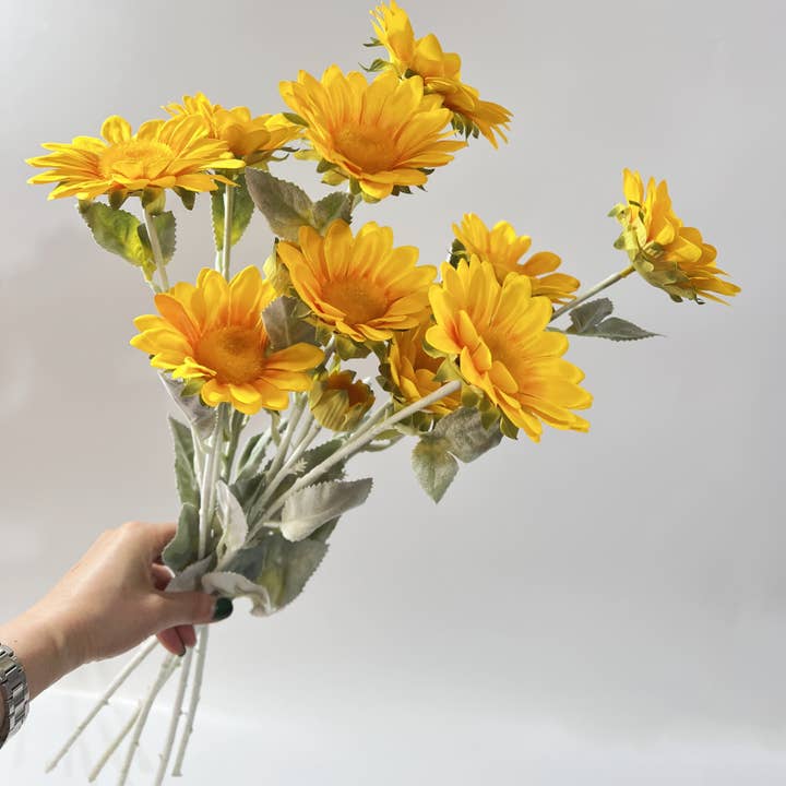 ACNITE Artist Boutique - Venta al por mayor Flores artificiales - Relleno artificial para jarrones de 3 cabezas con forma de girasoles pequeños, de imitación