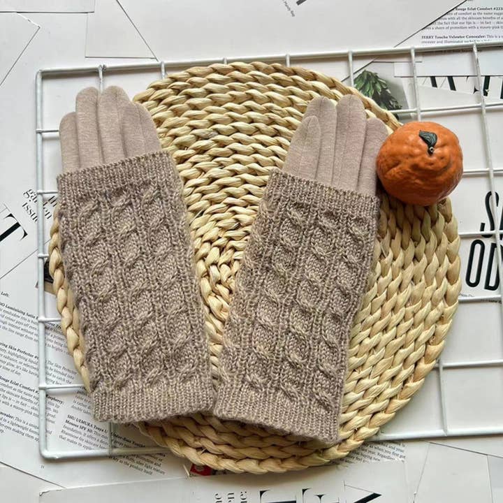 Gants - Gants d'hiver tricotés pour femmes pour la vente par Funkyrel® Atzbranding Limited