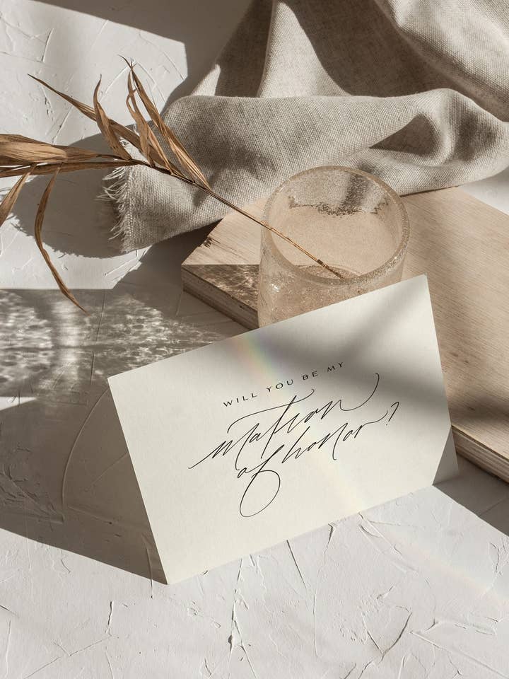 Carte de Proposition de Témoin d'Honneur Crème : Design Moderne Minimaliste pour la vente par Velvet and Gold