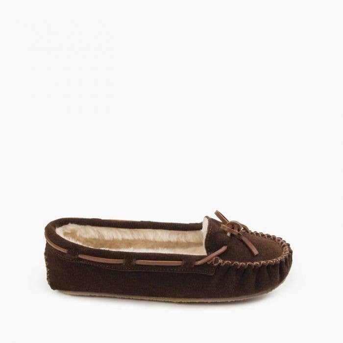 Minnetonka - Wholesale Slippers - Women's - Women's Suede Fabric Cozy Lined Cally Moccasin Slippers20