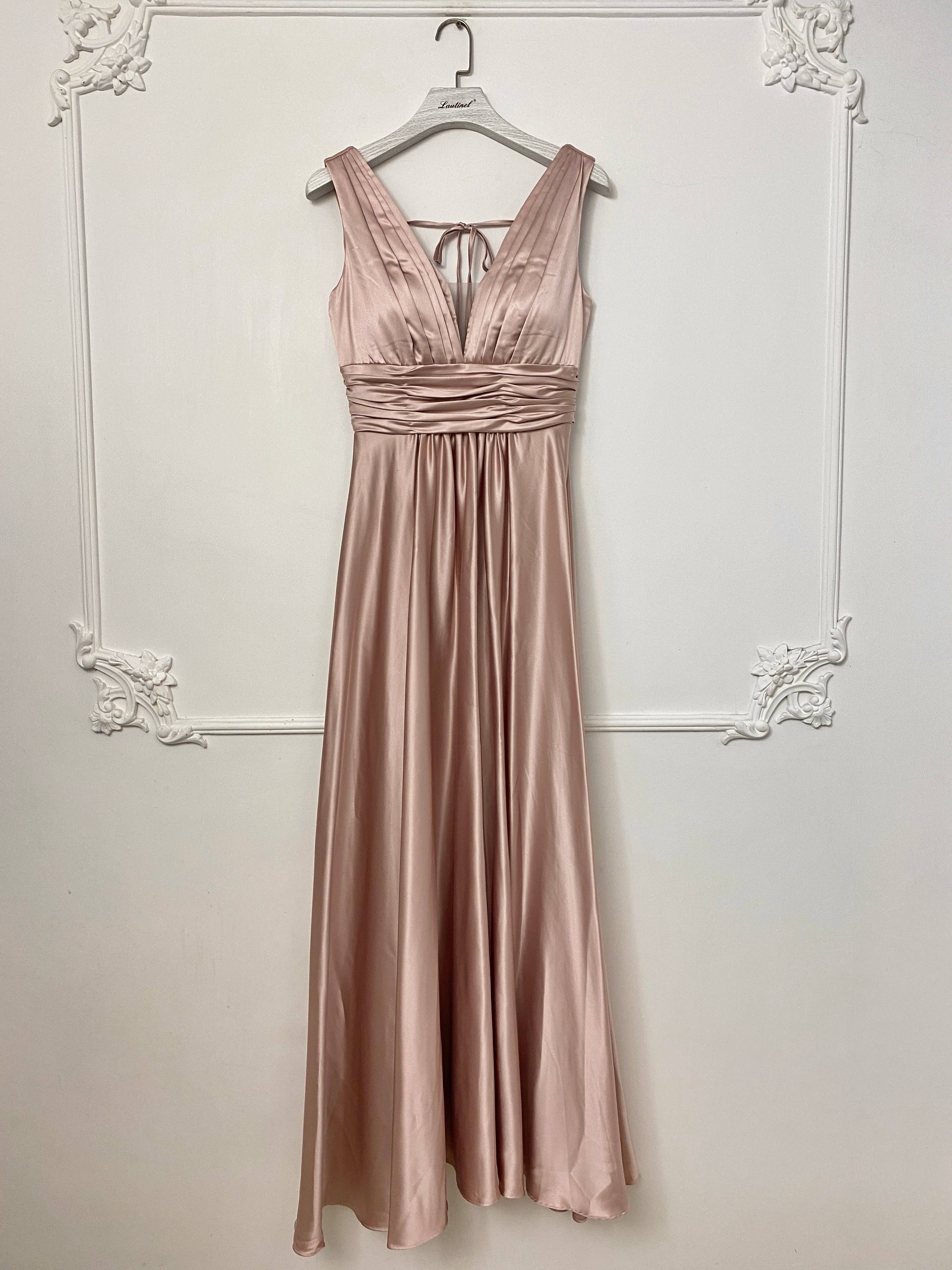 Lautinel – Engroshandel Aftenkjole - Dame – Plus size aftenkjole i satin med V-udskæring R1874G5