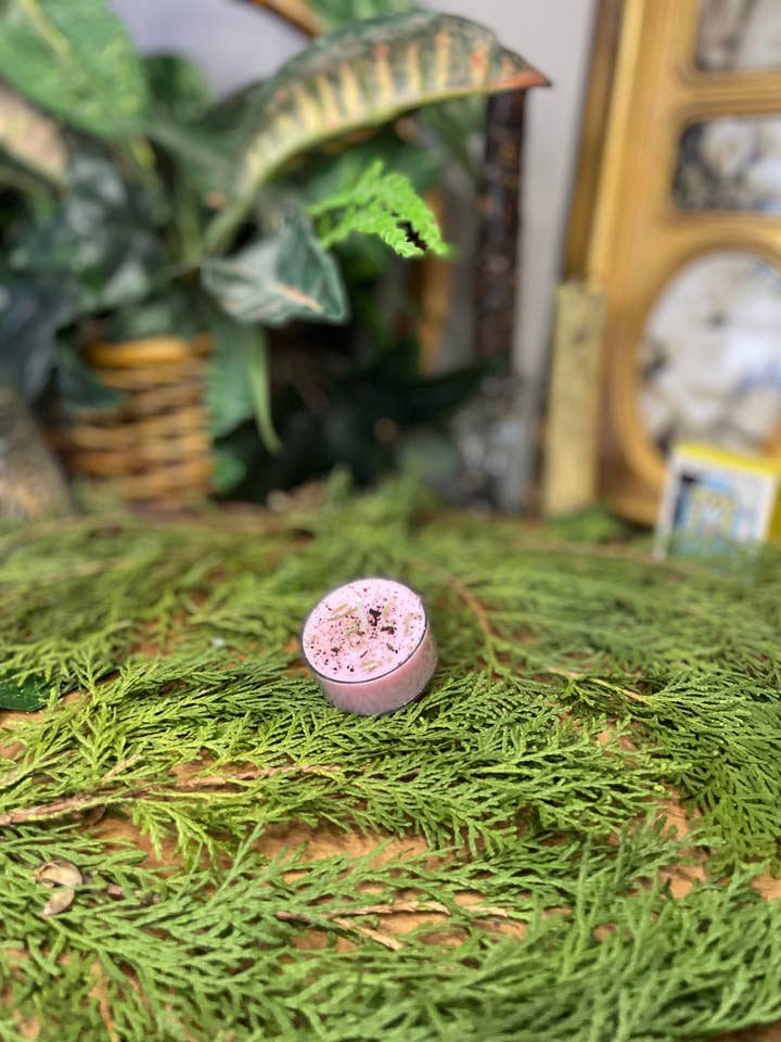 Lumière de Thé d'Intention Féminine Divine pour la vente par Wholesomeology