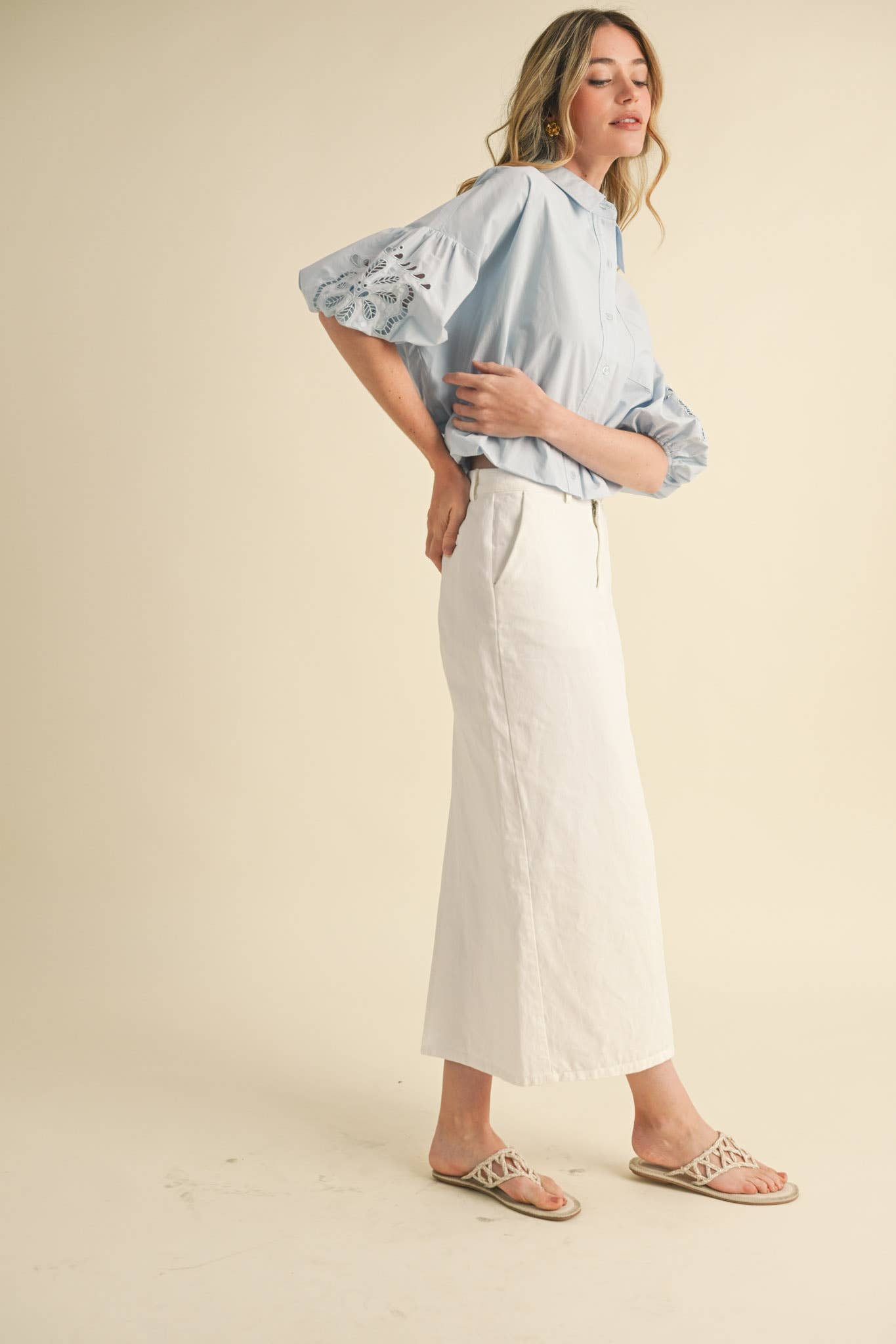 &MERCI – Engroshandel Skjorte med buttondown – til kvinder – UDSKÅRET BRODERET BOBLEÆRME TOP MTP383518