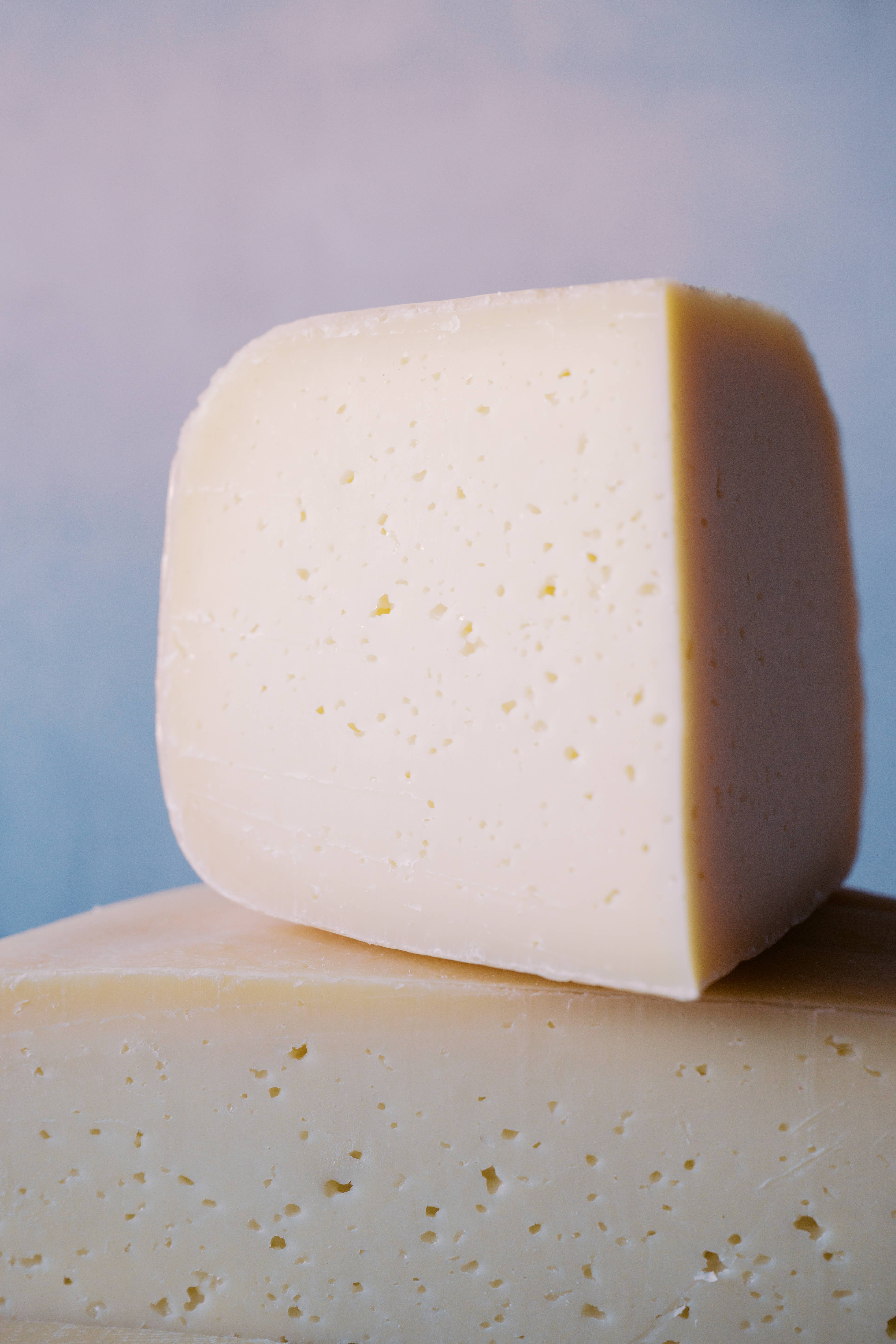 Landmark Creamery, LLC - Wholesale Cheese - Gouda Duet - Mixed Milk (1/2 lb precuts)1