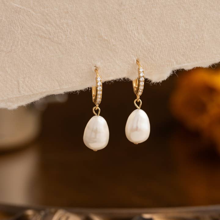 Natural Freshwater Pearl Earrings,Diamond Pearl Hoop Earring for wholesale by Drrtymagic